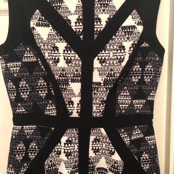 BCBG MaxAzria Holly Dress.  Size 6 - Picture 3 of 8